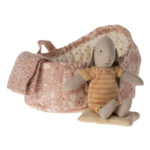 Micro Bunny in carot cot, kleiner Hase in Tragetasche vanille-altrosa