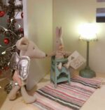 Hochstuhl Maus offwhite 7cm, Puppenhauszubehör â Bild 3