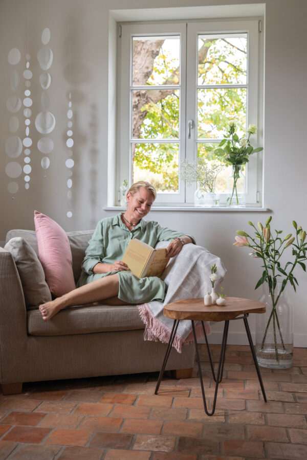 ctlg_katalo-kollektion-2021-moods_intro_seite_006yftnpsxrevjxu Homekette Girlande "Living" weiß mittel 100cm + 40cm Band – Bild 2